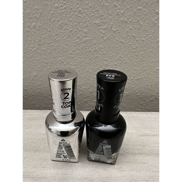 Sally Hansen Miracle Gel Black Nail Color & Shiny Top Coat Step 2 -Two Piece Set - Picture 2 of 3